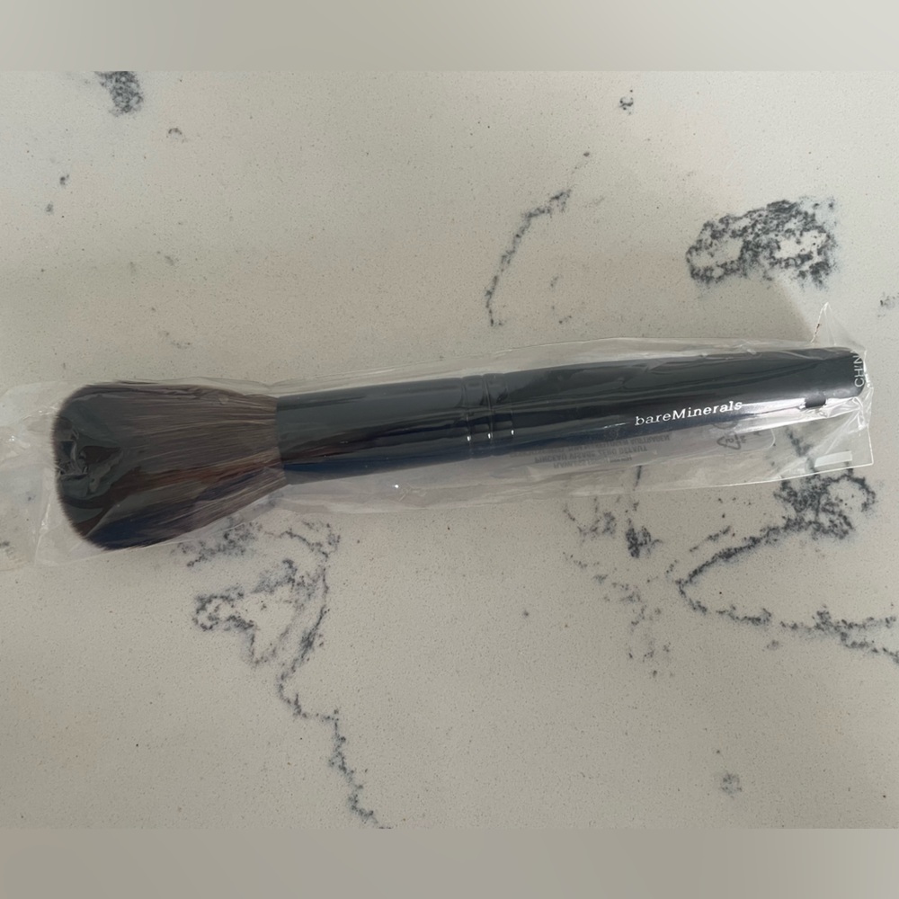 bareMinerals flawless foundation makeup brush